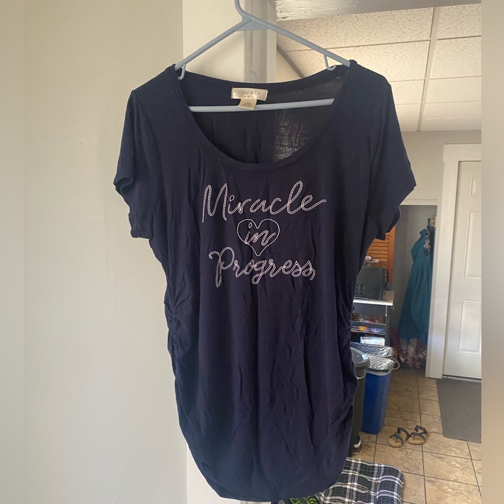 Maternity graphic tee